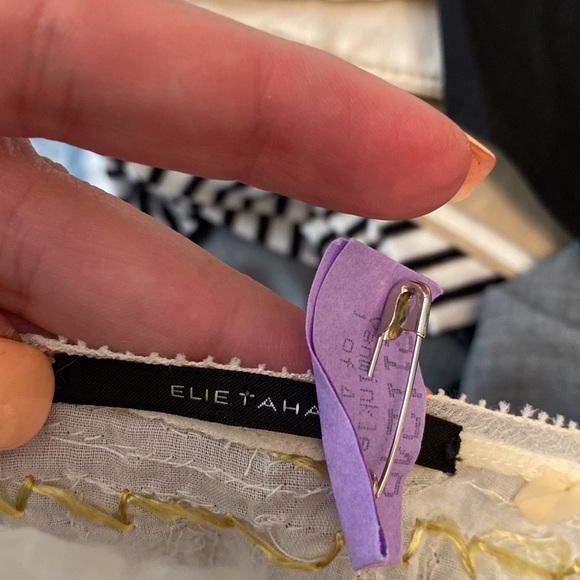 Elie Tahari Tunic with beaded bench collar - Picture 7 of 7